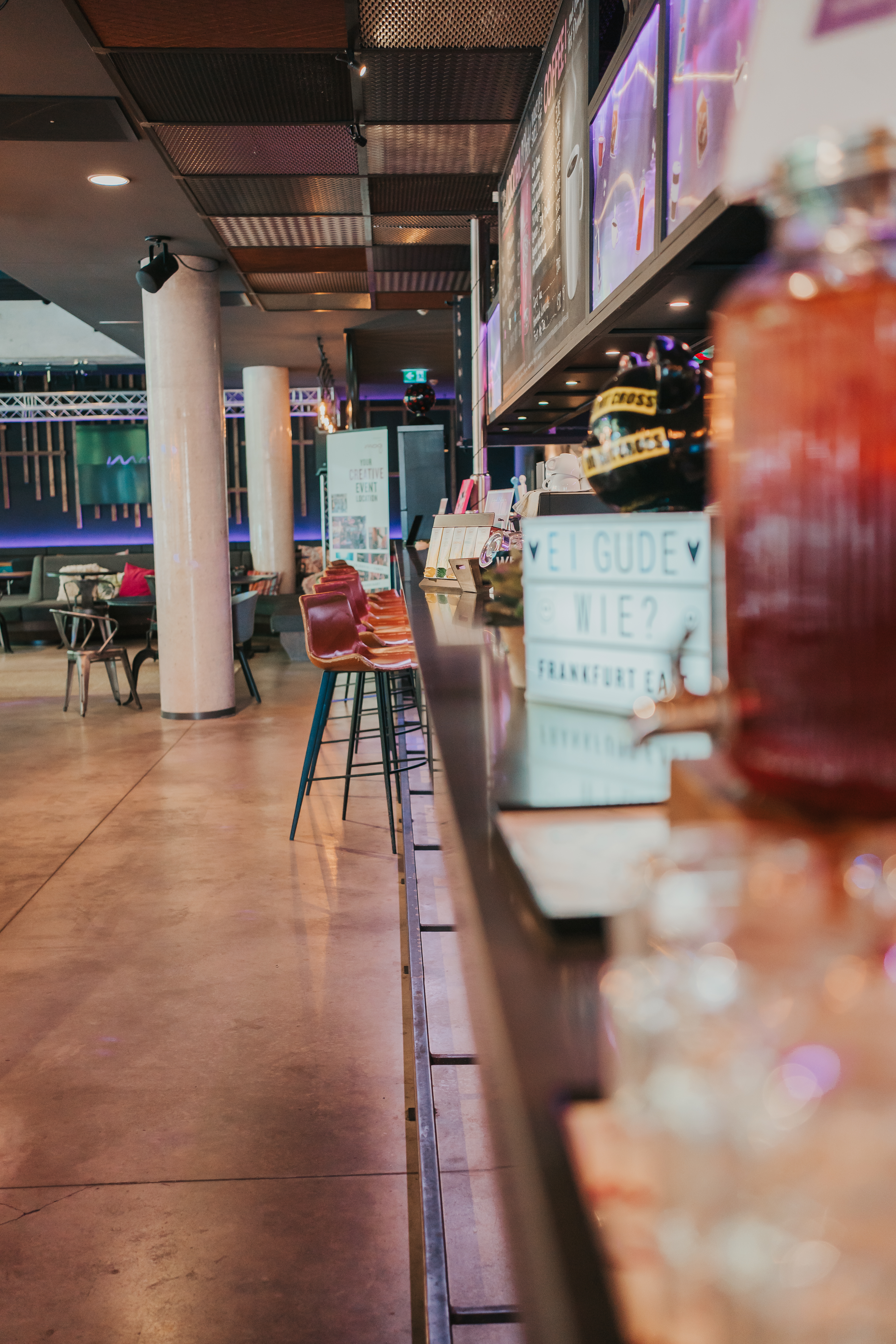 Atmosphärische Bar — Wirkung, die man spürt